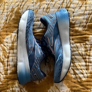 Brooks Glycerin 20 Blue and White Running Shoes